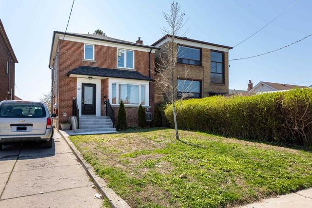 39 Schell Ave, House detached with 4 bedrooms, 3 bathrooms and 4 parking in Toronto ON | Image 12