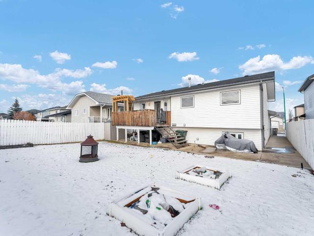 15 Sunrise Street Sw, House detached with 5 bedrooms, 3 bathrooms and 4 parking in Medicine Hat AB | Image 39