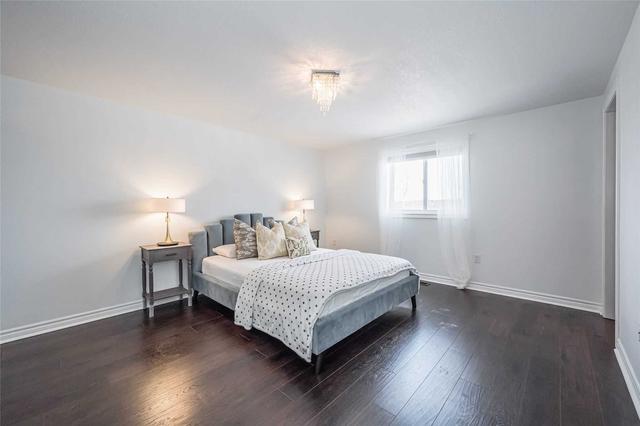 88 Mussen St, House attached with 3 bedrooms, 3 bathrooms and 3 parking in Guelph ON | Image 3