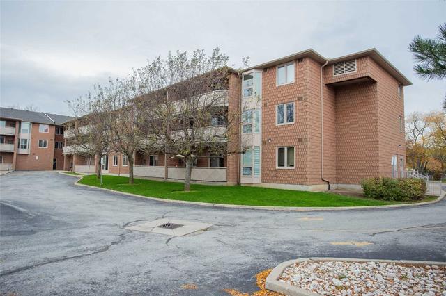 310 - 416 Limeridge Rd E, Condo with 2 bedrooms, 2 bathrooms and 1 parking in Hamilton ON | Image 12