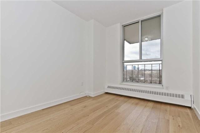 403 - 35 Ormskirk Ave, Condo with 2 bedrooms, 1 bathrooms and 1 parking in Toronto ON | Image 5