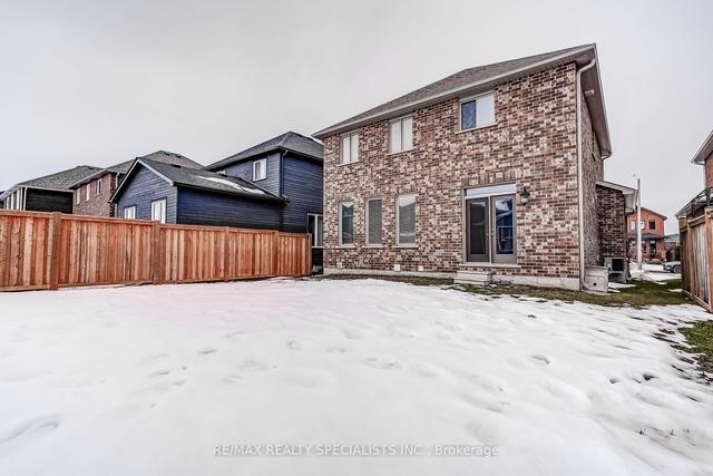 14 Gilpin Cres, House detached with 4 bedrooms, 3 bathrooms and 4 parking in Collingwood ON | Image 35