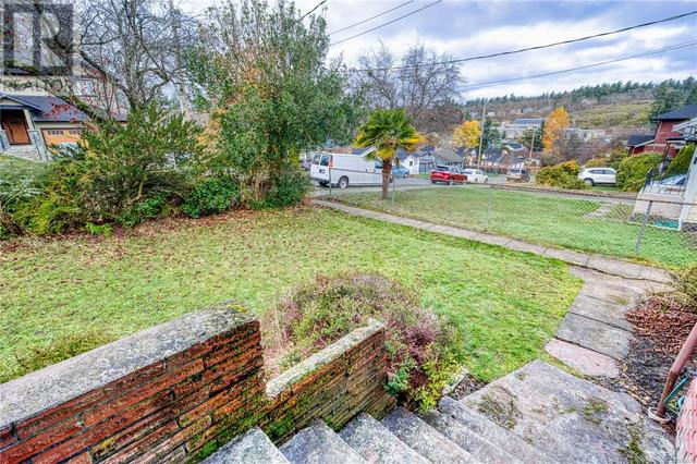 809 Intervale Ave, House detached with 1 bedrooms, 1 bathrooms and 2 parking in Esquimalt BC | Image 39