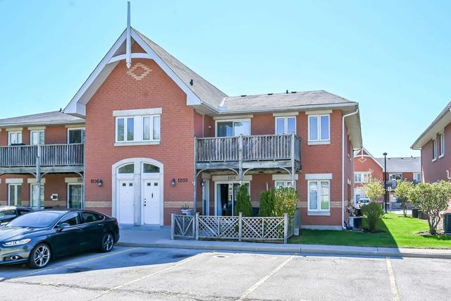 1205 - 4140 Foxwood Dr, Condo with 2 bedrooms, 1 bathrooms and 2 parking in Burlington ON | Image 1