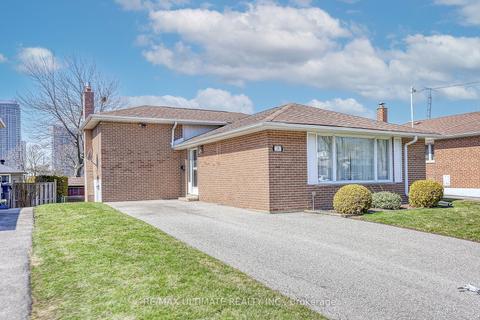 19 Manorglen Cres, House detached with 3 bedrooms, 2 bathrooms and 3 parking in Toronto ON | Card Image