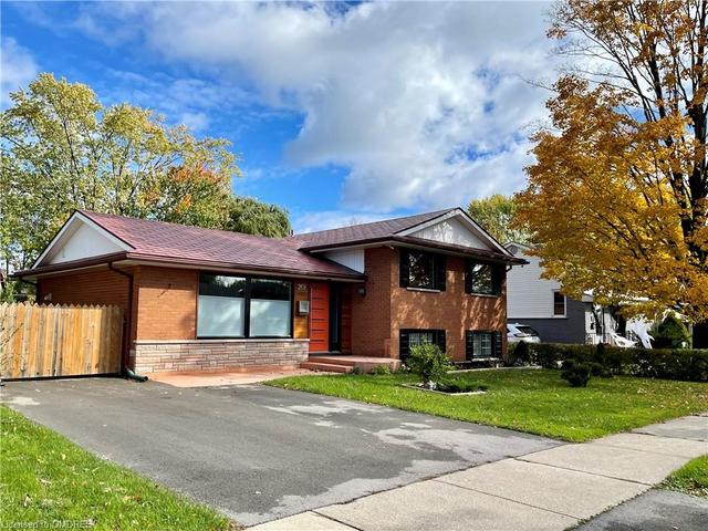 269 Kenwood Avenue, House detached with 3 bedrooms, 2 bathrooms and 4 parking in Burlington ON | Image 2