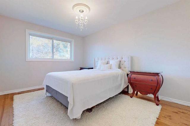 32 Bernadine St, House detached with 3 bedrooms, 2 bathrooms and 3 parking in Toronto ON | Image 6