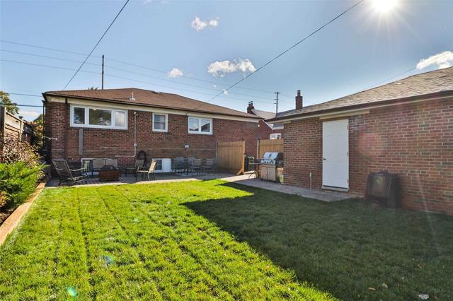 main - 1236 Victoria Park Ave, House detached with 3 bedrooms, 1 bathrooms and 1 parking in Toronto ON | Image 11