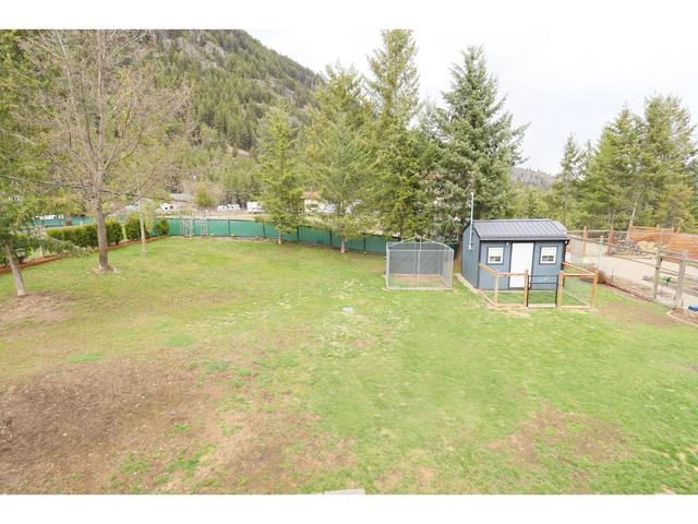 3295 Eagle Ridge Road, House detached with 4 bedrooms, 3 bathrooms and null parking in Kootenay Boundary D BC | Image 28