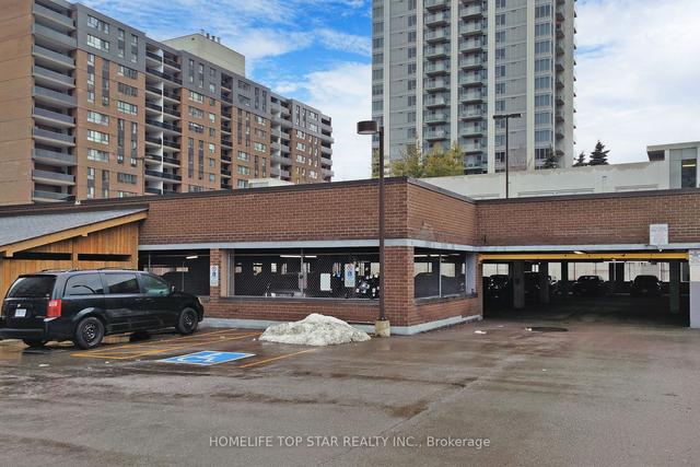 1201 - 4 Lisa St, Condo with 3 bedrooms, 2 bathrooms and 1 parking in Brampton ON | Image 12