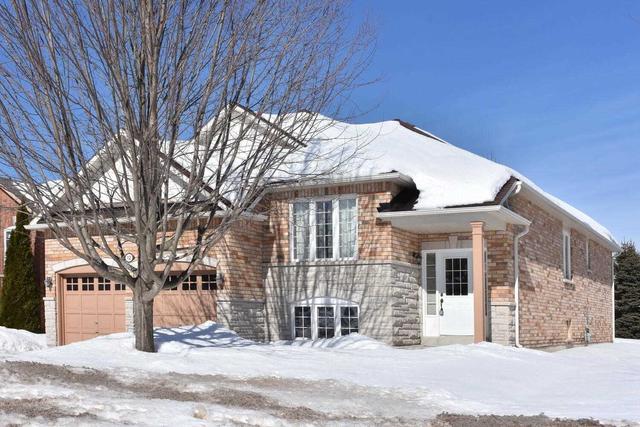 12 Meadowood Dr, House detached with 3 bedrooms, 3 bathrooms and 6 parking in Wasaga Beach ON | Image 1