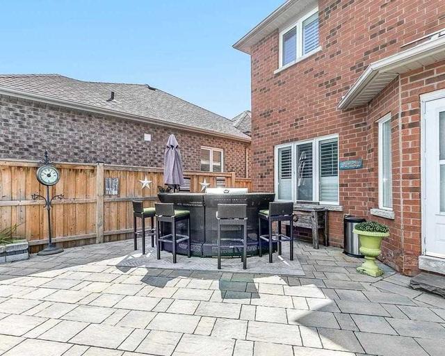 807 College Manor Dr, House detached with 4 bedrooms, 4 bathrooms and 6 parking in Newmarket ON | Image 29
