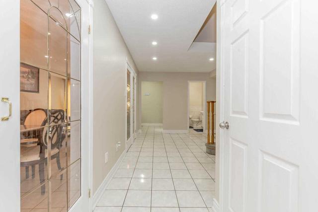 5 Dupont Crt, House detached with 4 bedrooms, 4 bathrooms and 6 parking in Brampton ON | Image 26