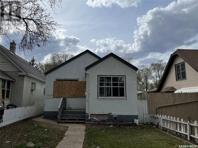 1127 G Ave N, House detached with 2 bedrooms, 1 bathrooms and null parking in Saskatoon SK | Card Image