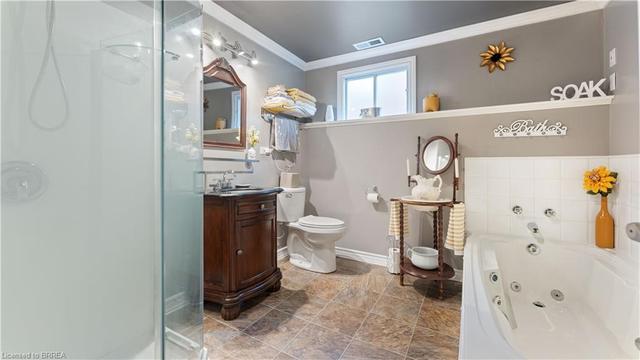 69 Dante Crescent, House detached with 4 bedrooms, 2 bathrooms and 7 parking in Brantford ON | Image 14