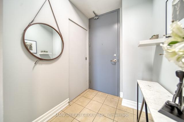 512 - 70 Alexander St, Condo with 2 bedrooms, 2 bathrooms and 1 parking in Toronto ON | Image 35