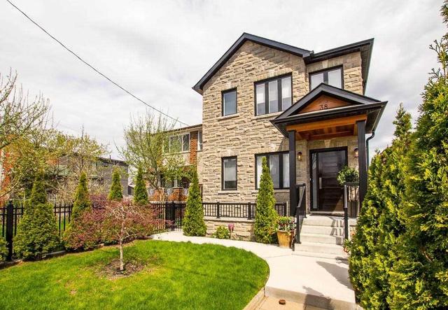 38 Goodwood Ave, House detached with 4 bedrooms, 5 bathrooms and 1 parking in Toronto ON | Image 1