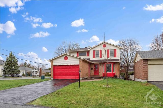 3 Humphrey Way, House detached with 3 bedrooms, 3 bathrooms and 4 parking in Ottawa ON | Image 2