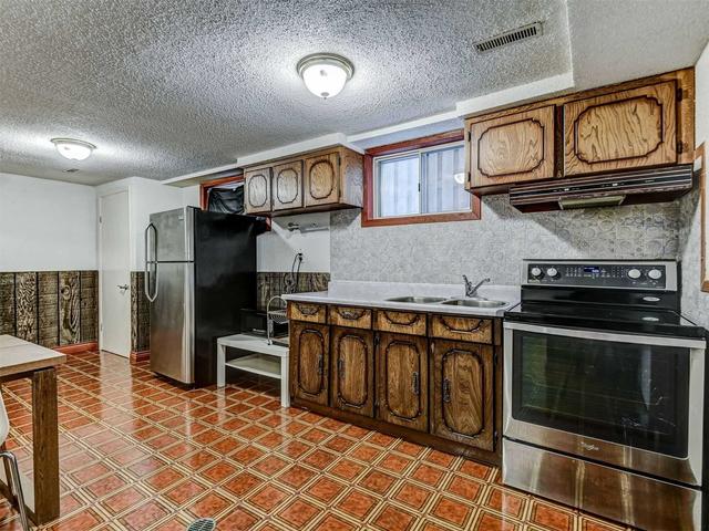 3204 Parkerhill Rd, House detached with 4 bedrooms, 3 bathrooms and 9 parking in Mississauga ON | Image 22