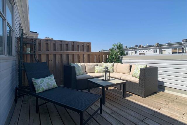 3 - 1388 Bloor St W, Townhouse with 2 bedrooms, 2 bathrooms and 1 parking in Toronto ON | Image 18