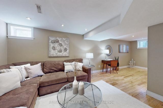 17 Avalon Blvd, House detached with 4 bedrooms, 3 bathrooms and 3 parking in Toronto ON | Image 25