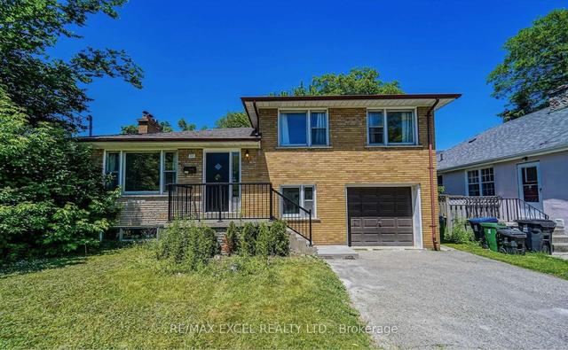 38 Centre Ave, House detached with 5 bedrooms, 2 bathrooms and 5 parking in Toronto ON | Image 1