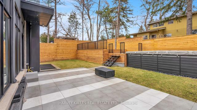837 Royal York Rd, House detached with 4 bedrooms, 6 bathrooms and 8 parking in Toronto ON | Image 7