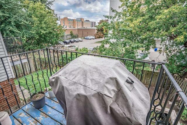 12 Jade St, House detached with 3 bedrooms, 4 bathrooms and 5 parking in Toronto ON | Image 8