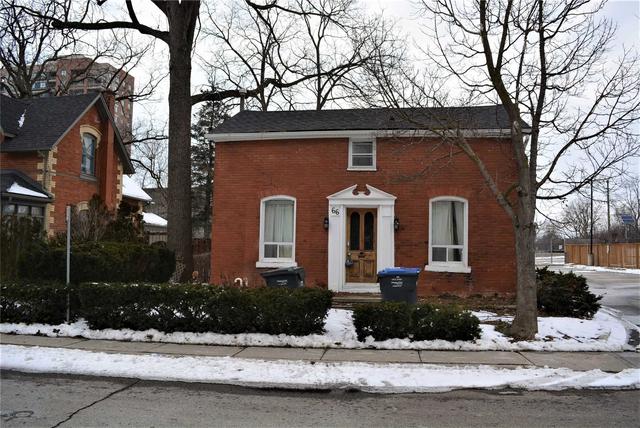 66 John St, House detached with 2 bedrooms, 2 bathrooms and 4 parking in Brampton ON | Image 12
