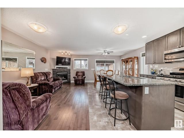 16735 60 St Nw, House semidetached with 4 bedrooms, 3 bathrooms and null parking in Edmonton AB | Image 5