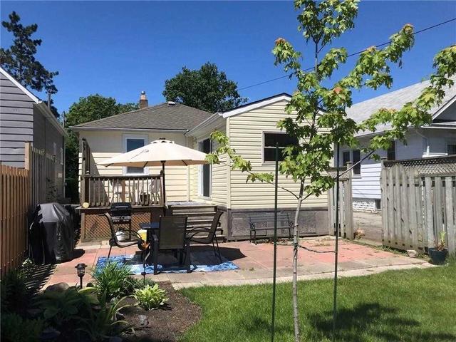 5572 Prince Edward Ave, House detached with 3 bedrooms, 1 bathrooms and 2 parking in Niagara Falls ON | Image 19