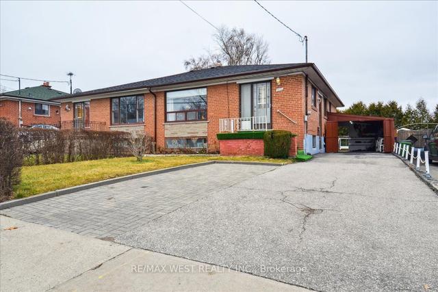 3174 Weston Rd, House semidetached with 3 bedrooms, 2 bathrooms and 6 parking in Toronto ON | Image 2