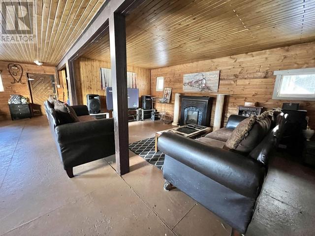 9990 Kishkan Road, House detached with 4 bedrooms, 1 bathrooms and null parking in Cariboo I BC | Image 11