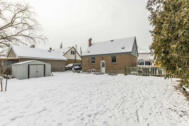 32 Meyer Dr, House detached with 4 bedrooms, 2 bathrooms and 6 parking in Guelph ON | Image 19