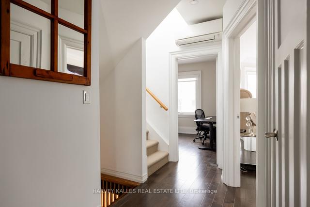 125 Hilton Ave, House detached with 5 bedrooms, 5 bathrooms and 1 parking in Toronto ON | Image 15