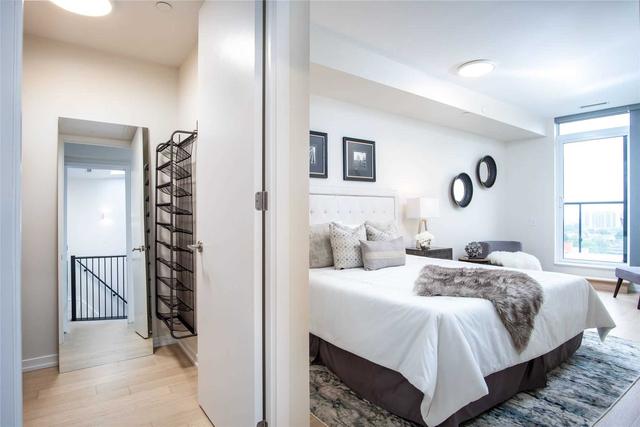 ph 5 - 138 St Helens Ave, Condo with 2 bedrooms, 3 bathrooms and 1 parking in Toronto ON | Image 2