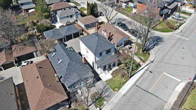 90a Bicknell Ave, House detached with 3 bedrooms, 4 bathrooms and 4 parking in Toronto ON | Image 31