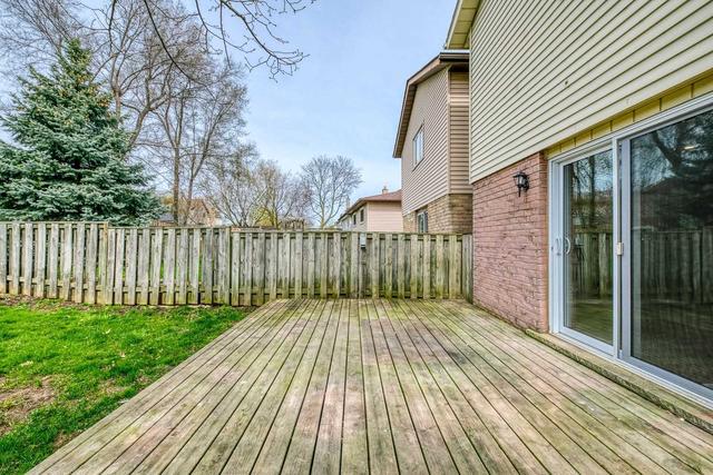 2167 Melissa Cres, House attached with 3 bedrooms, 3 bathrooms and 3 parking in Burlington ON | Image 27