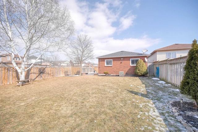 831 Battell Crt, House detached with 3 bedrooms, 2 bathrooms and 5 parking in Cobourg ON | Image 33
