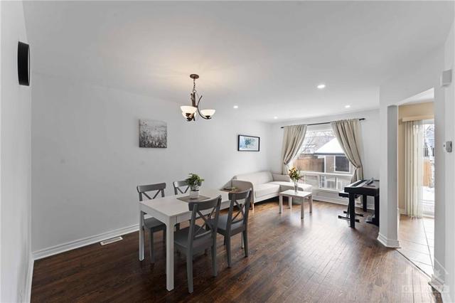 66 Beacon Way, Townhouse with 4 bedrooms, 4 bathrooms and 3 parking in Ottawa ON | Image 3