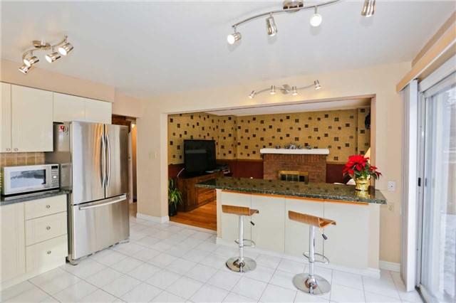 9 Talgarth Rd, House detached with 3 bedrooms, 3 bathrooms and 4 parking in Toronto ON | Image 2