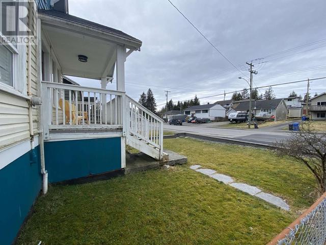 534 E 11th Avenue, House detached with 2 bedrooms, 1 bathrooms and null parking in Prince Rupert BC | Image 3