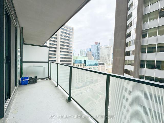 1107 - 426 University Ave, Condo with 1 bedrooms, 1 bathrooms and 0 parking in Toronto ON | Image 8