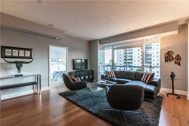 701 - 1 Hurontario St, Condo with 2 bedrooms, 2 bathrooms and 1 parking in Mississauga ON | Image 7