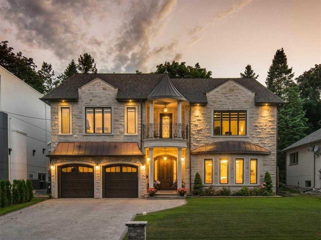 18 Viamede Cres, House detached with 4 bedrooms, 7 bathrooms and 7 parking in Toronto ON | Image 2