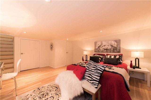 25 Belmont St, House attached with 2 bedrooms, 2 bathrooms and 1 parking in Toronto ON | Image 16