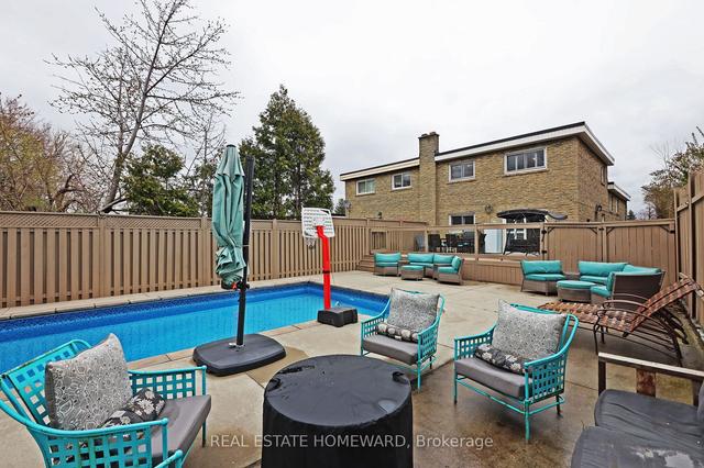 130 Edmonton Dr, House semidetached with 4 bedrooms, 3 bathrooms and 3 parking in Toronto ON | Image 17