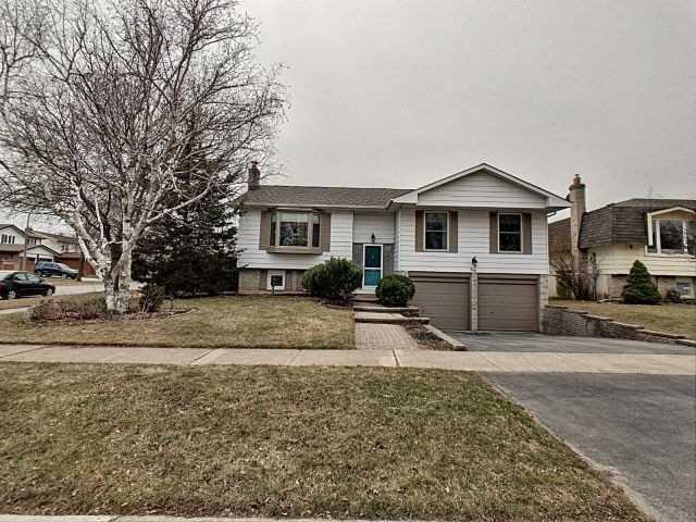 486 Sparling Cres, House detached with 3 bedrooms, 2 bathrooms and 2 parking in Burlington ON | Image 2