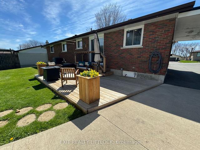 826 Stewart Dr, House detached with 3 bedrooms, 2 bathrooms and 11 parking in Peterborough ON | Image 26