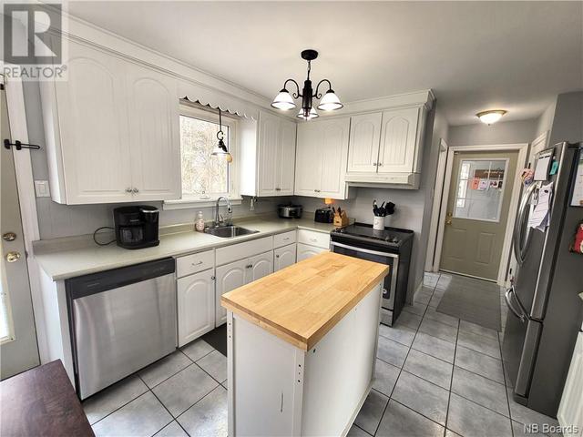 5 Dianne Street, House detached with 3 bedrooms, 1 bathrooms and null parking in Saint John NB | Image 3